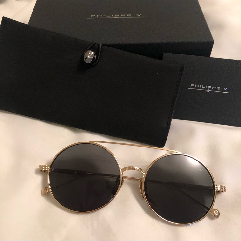 Philippe V sunglasses, unisex.